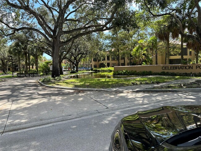 Building Photo - 15535 N Miami Lakeway