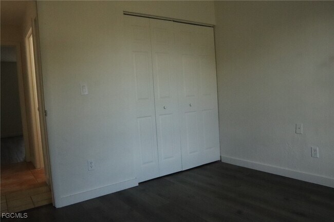 Building Photo - 320 Harry Ave S