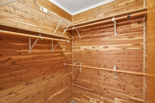 Building Photo - 14388 Fairway Dr