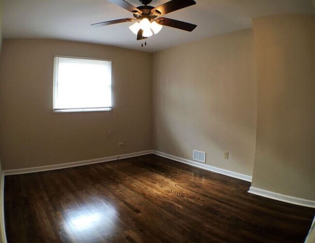 Building Photo - 151 Lenora Dr