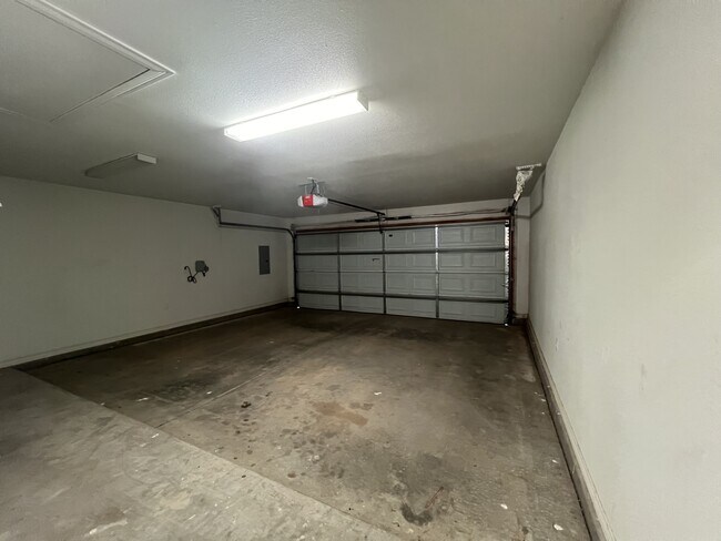 Building Photo - 2004 16th St