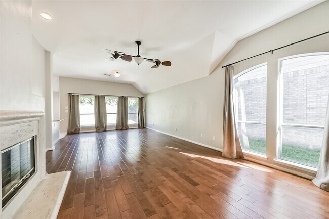 Building Photo - 13203 Yaupon Holly Ln