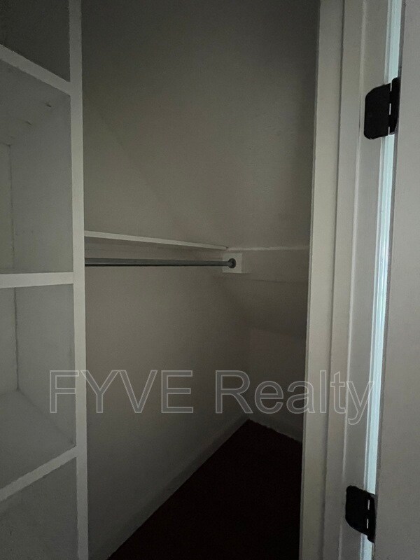 Building Photo - 7914 Gleason Dr