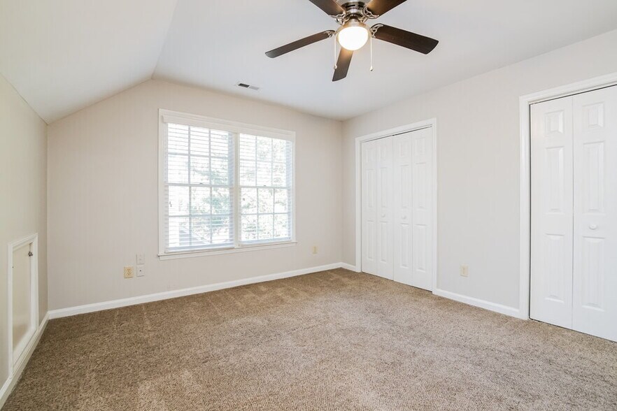 Building Photo - 3453 Scotch Dr