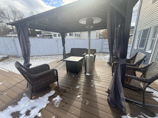 Building Photo - 10 Lawrence Rd