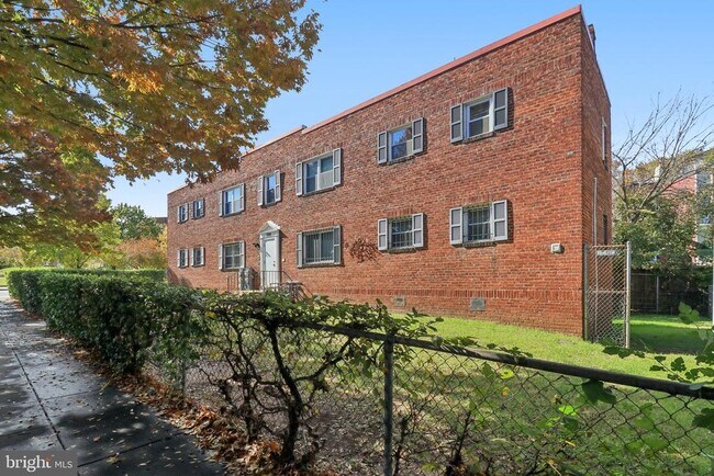 Building Photo - 500 Tennessee Ave NE