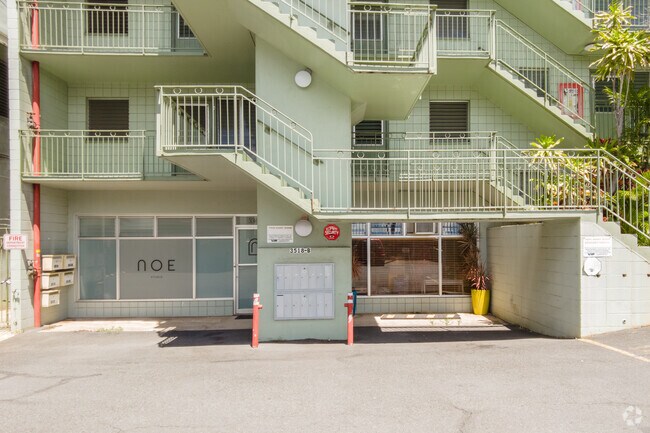Building Photo - 3516 B Waialae Avenue
