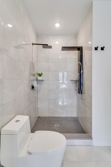 Building Photo - 2603 E Boston St