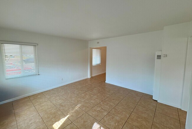 Building Photo - 2731 Snowdrop St