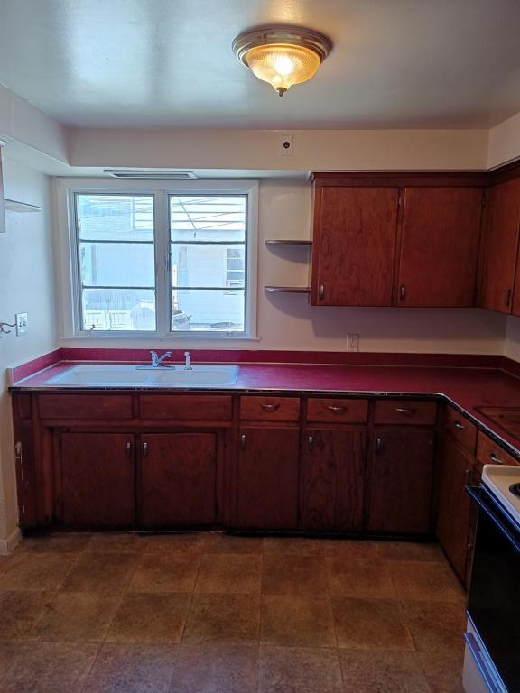 Building Photo - 109 Guy Park Ave