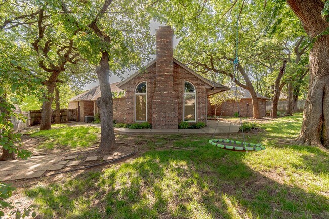 Building Photo - Beautiful 4-Bedroom, 3-Bath Home with 3-Ca...