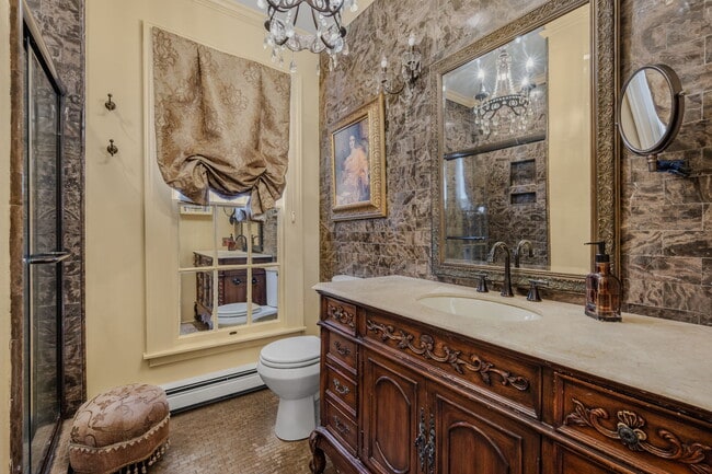 Building Photo - 9 Lyme St