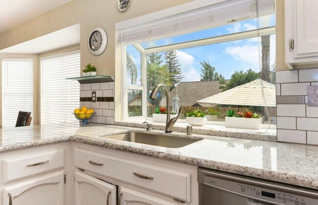 Building Photo - Beautiful Antelope Home with Private Pool | Available July 1st | $3,350/mo