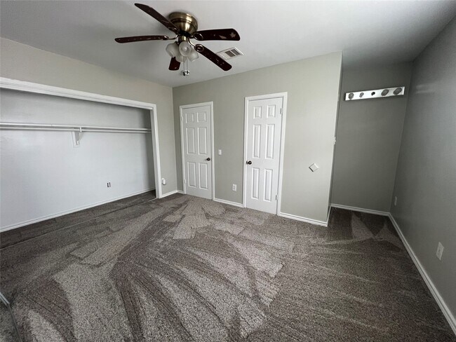 Building Photo - 4018 Ursuline St