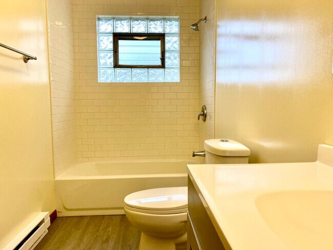 Building Photo - 2br/1bath duplex in Stevensville