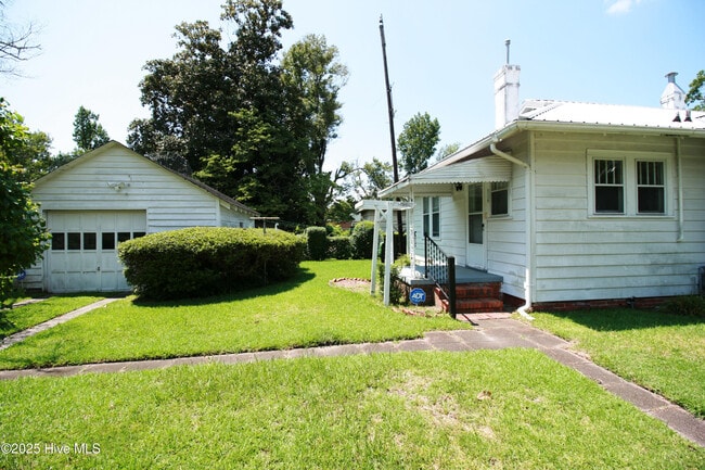 Building Photo - 2426 Princess Pl Dr