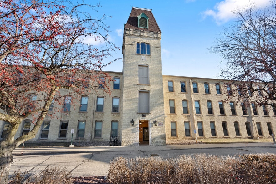 Building Photo - Franklin Mill Apartments