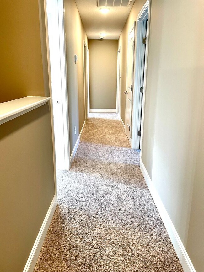 Building Photo - Beautiful New Build iN Fountain City