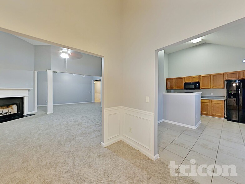 Building Photo - 161 Kentwood Springs Dr