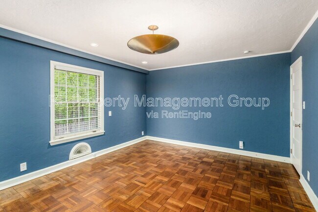 Building Photo - 413 Walhalla Rd