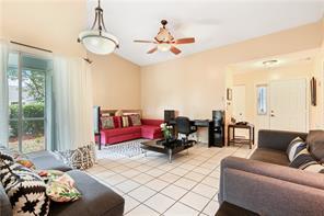 Building Photo - 2210 SE 6th Ct