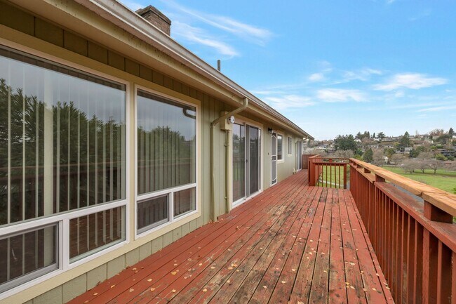 Building Photo - Seward Park