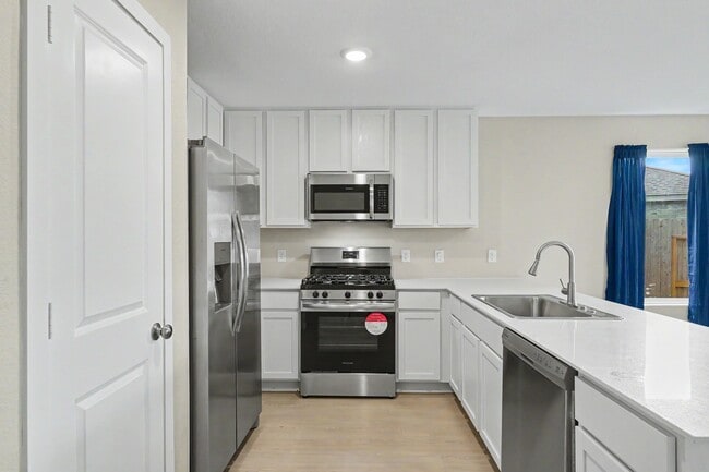 Building Photo - 21154 Vercelli St