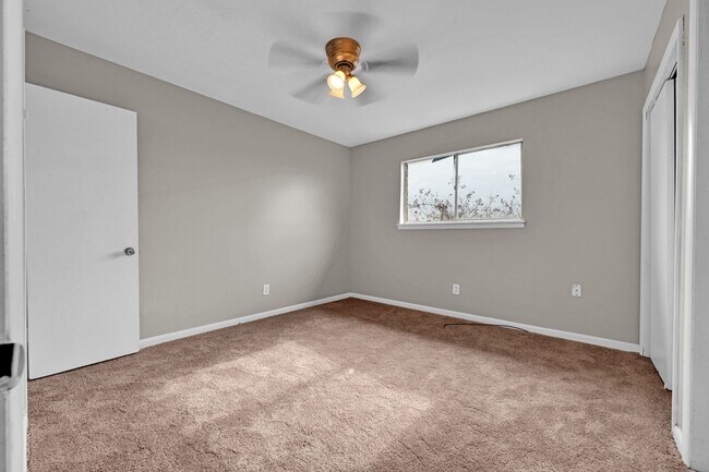 Building Photo - 3225 Avenue S