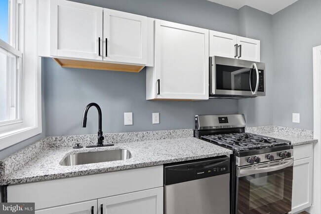 Building Photo - 1309 E Patapsco Ave