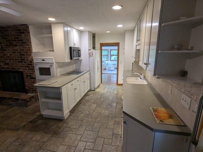 Building Photo - 29 Ridgecrest Rd