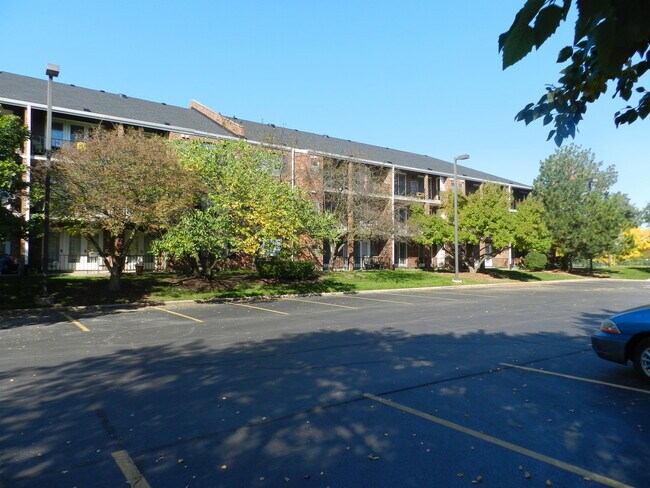 Building Photo - 520 Biesterfield Rd