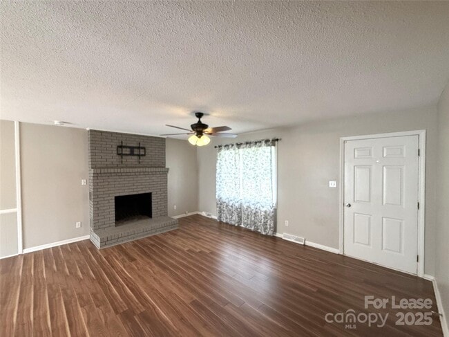 Building Photo - 4712 Jamee Dr