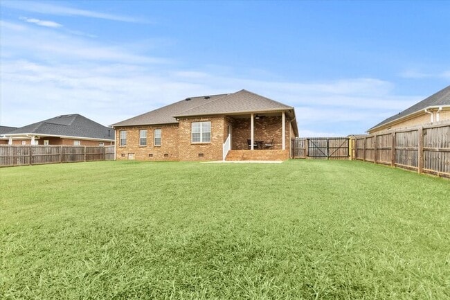 Building Photo - 25756 Iron Gate Dr