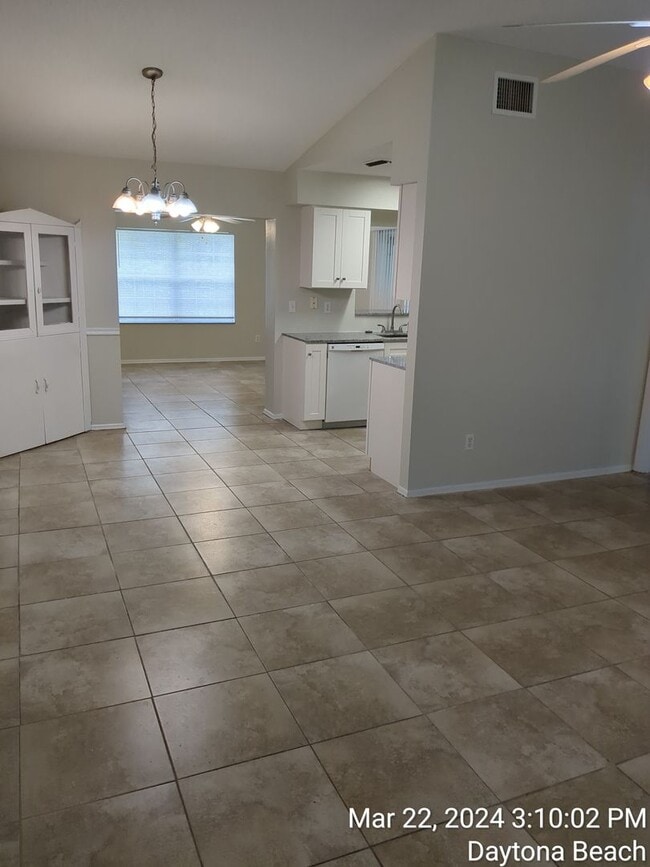 Building Photo - Spacious 4BR Home Minutes from Daytona Beach – Freshly Updated & Move-In Ready!