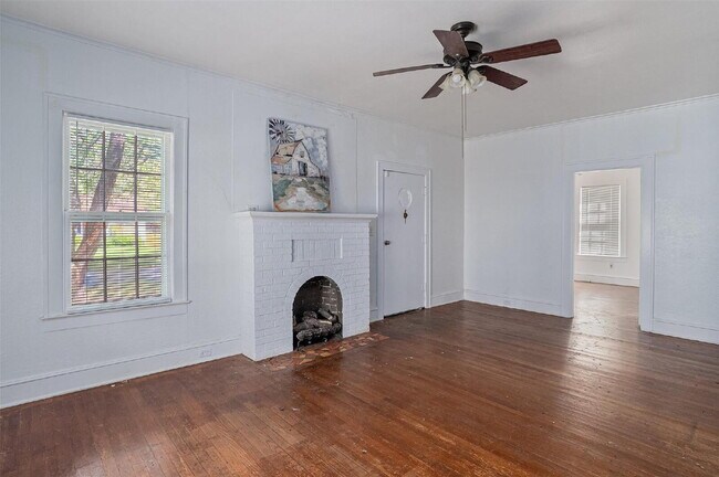 Building Photo - 117 Merrick St