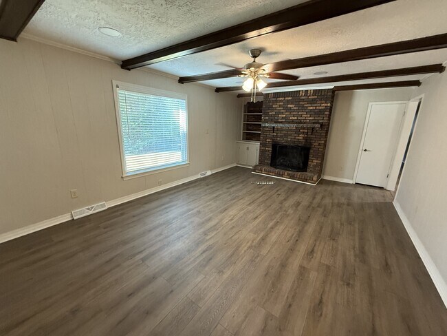 Building Photo - 364 Ridgewood Dr