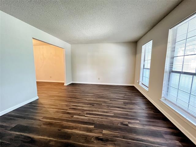 Building Photo - 2019 Longmeadow Ct
