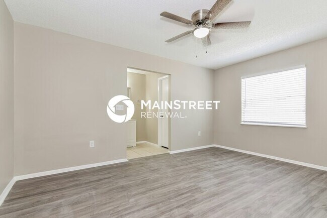 Building Photo - 4 Bedroom Pet-Friendly Home in Winter Haven, FL with Main Street Renewal