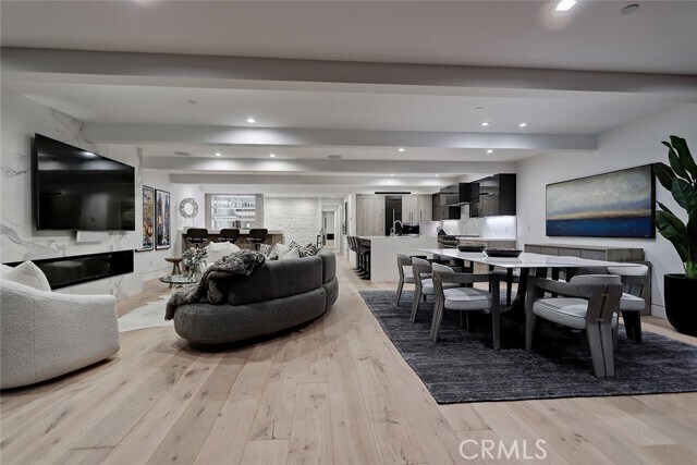 Building Photo - 1208 The Strand