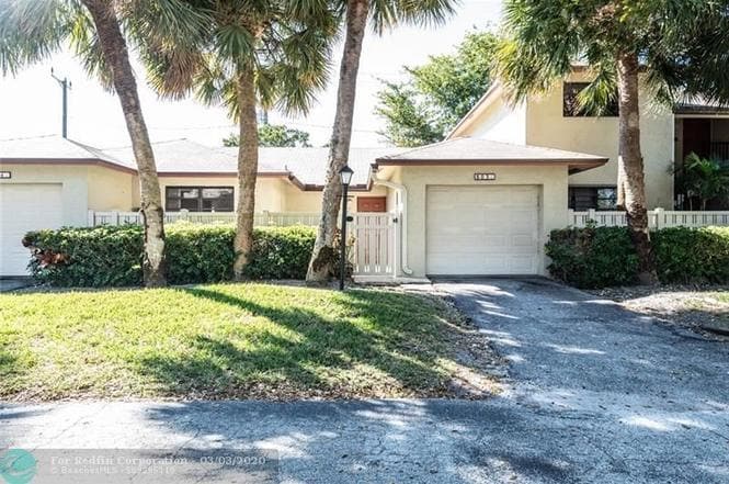 Front - 1750 NE 39th Ct