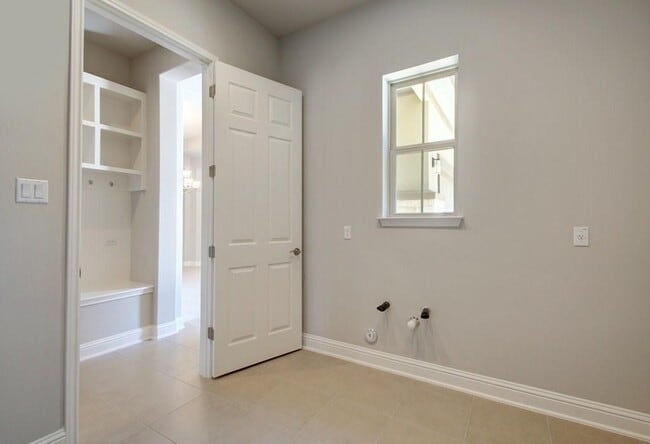 Building Photo - 200 Southern Carina Dr