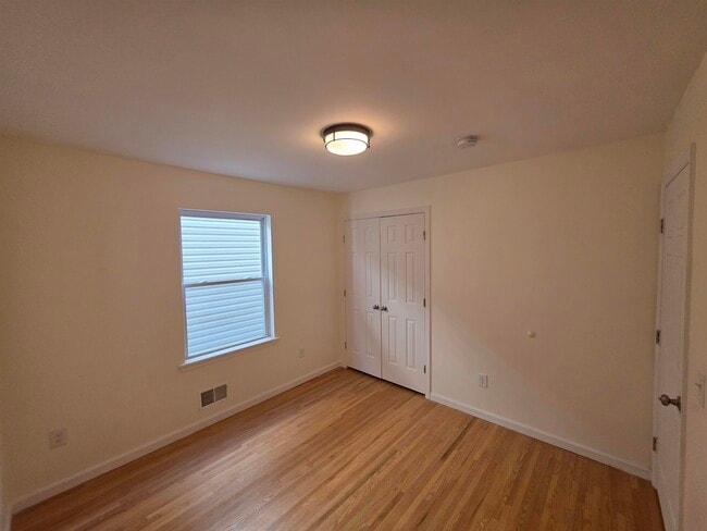 Building Photo - 203 Halladay St