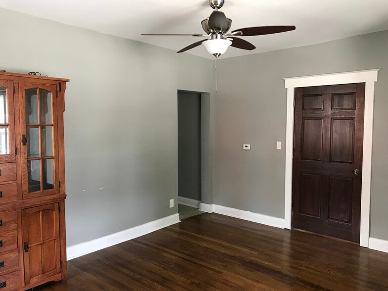 Living Room 1 - 602 E 21st St