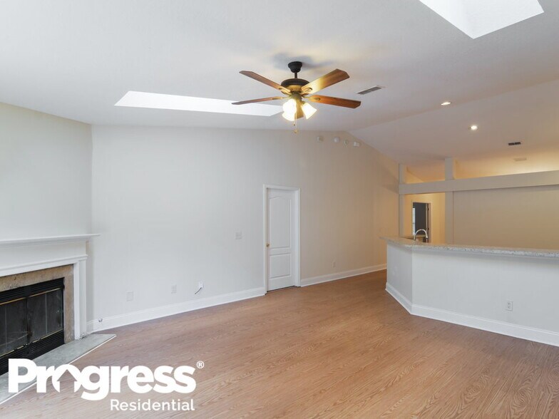 Building Photo - 168 Johns Glen Dr