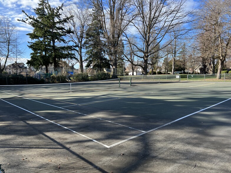 Tennis/Pickleball Courts in the Park - 2123 Park St