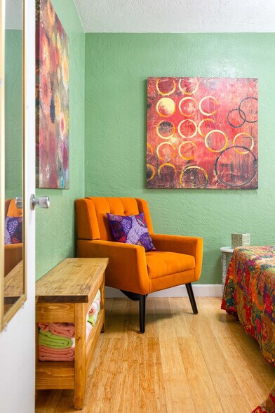 Building Photo - 214 Lucerne Dr