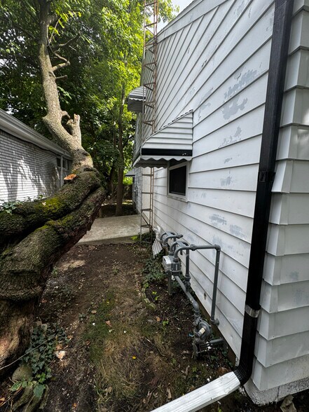 Building Photo - 1708 Cone St