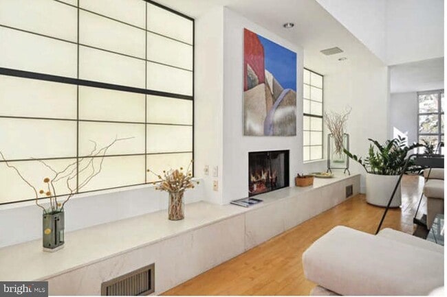 Building Photo - 4527 Q Pl NW