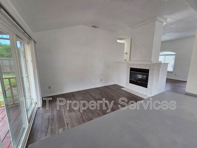 Building Photo - 2234 Wall St