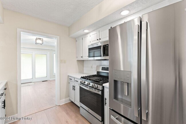 Building Photo - 2701 Delor Ave